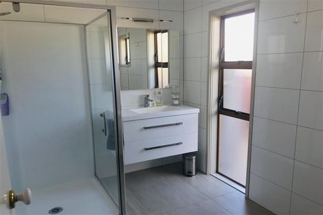 Photo of property in 65 John Downs Drive, Browns Bay, Auckland, 0630