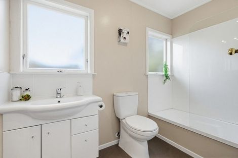 Photo of property in 103 Makara Road, Karori, Wellington, 6012