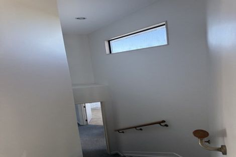 Photo of property in 11 Trotting Terrace, Fairview Heights, Auckland, 0632