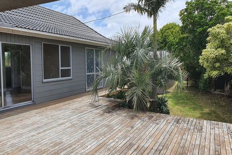 Photo of property in 27 Pahi Place, West Harbour, Auckland, 0618