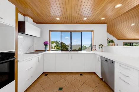 Photo of property in 16 Tainui Road, Cockle Bay, Auckland, 2014