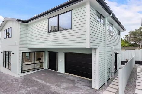 Photo of property in 17 Kathleen Street, Totara Vale, Auckland, 0627