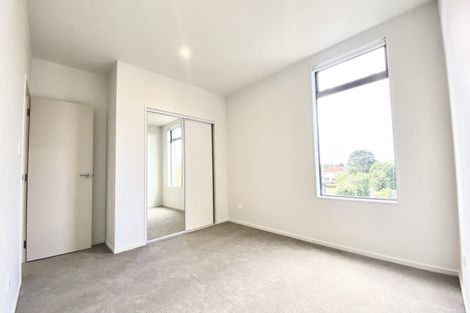 Photo of property in 588d Te Atatu Road, Te Atatu Peninsula, Auckland, 0610