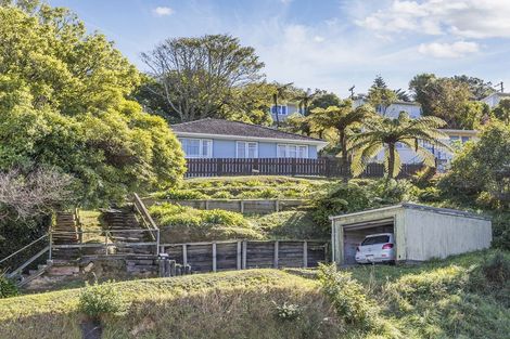 Photo of property in 111 Newlands Road, Newlands, Wellington, 6037