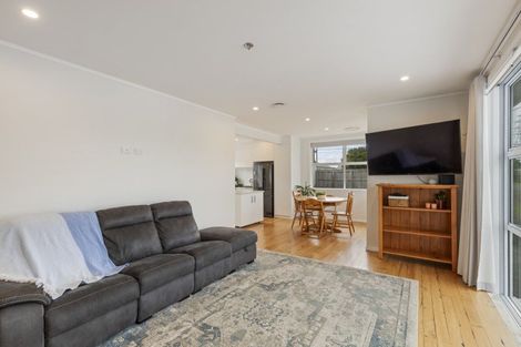 Photo of property in 15 Tarahua Road, Vogeltown, New Plymouth, 4310