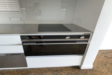 Photo of property in 14 City View Terrace, Birkenhead, Auckland, 0626