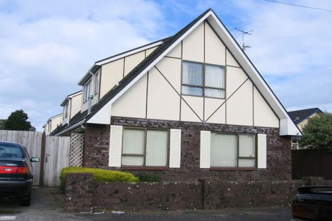 Photo of property in 2/45 Whites Line West, Woburn, Lower Hutt, 5010