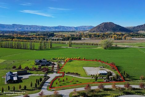 Photo of property in 14 Little Orchard Way, Wanaka, 9382