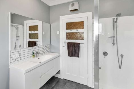 Photo of property in 56 Queenwood Road, Levin, 5510