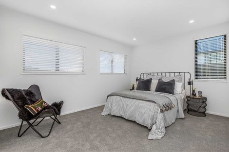 Photo of property in 33 Oakum Road, Whitby, Porirua, 5024