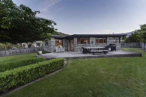 Photo of property in 6 Boundary Street, Arrowtown, 9302