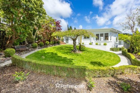 Photo of property in 6 Fendalton Crescent, Pinehaven, Upper Hutt, 5019
