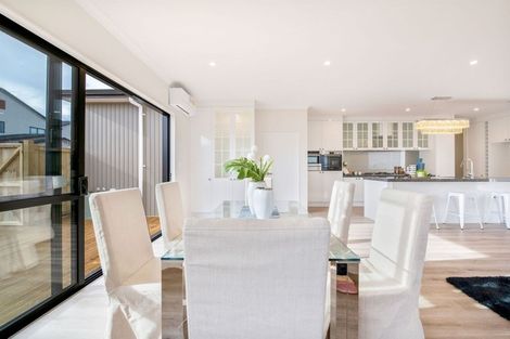 Photo of property in 18 Lime Hill Rise, Flat Bush, Auckland, 2019