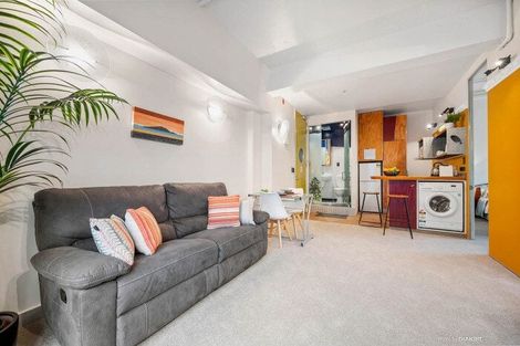 Photo of property in Qba Apartments, 2u/51 Webb Street, Mount Cook, Wellington, 6011