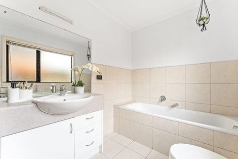 Photo of property in 42 Parkwood Crescent, Gulf Harbour, Whangaparaoa, 0930
