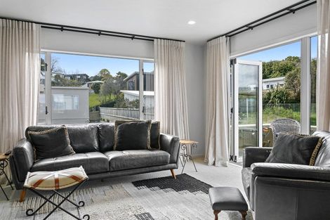 Photo of property in 208 Lake Terrace, Hilltop, Taupo, 3330