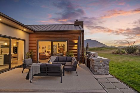 Photo of property in 60 Cunninghams Drive, Jacks Point, Queenstown, 9371