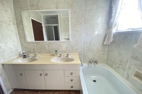 Photo of property in 2 Terra Nova Street, Glen Eden, Auckland, 0602