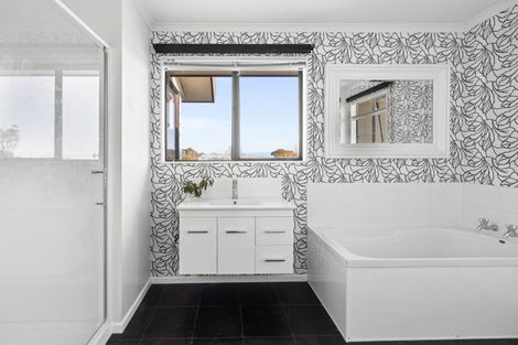 Photo of property in 57 Puflett Road, Havelock North, 4130