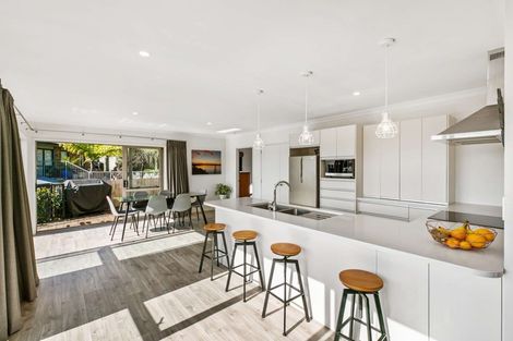 Photo of property in 14 Ko Place, Pyes Pa, Tauranga, 3112