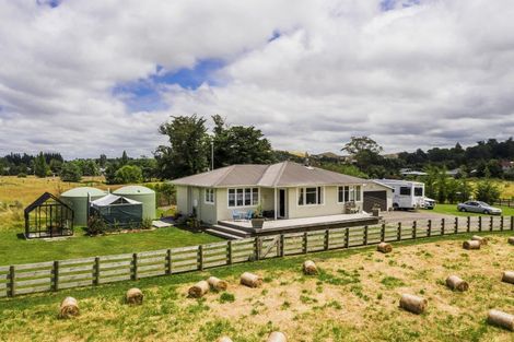Photo of property in 18 Tiffen Lane, Waipawa, 4210