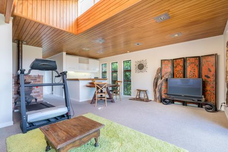 Photo of property in 70 Scenic Drive, Titirangi, Auckland, 0604
