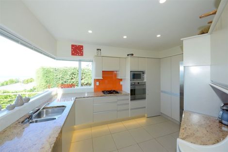 Photo of property in 2/11 Belleview Terrace, Mount Pleasant, Christchurch, 8081