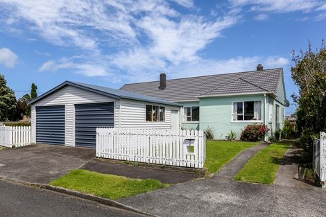 Photo of property in 2 Chard Street, Westown, New Plymouth, 4310
