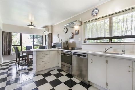 Photo of property in 37 Ridgemount Rise, Mangere Bridge, Auckland, 2022