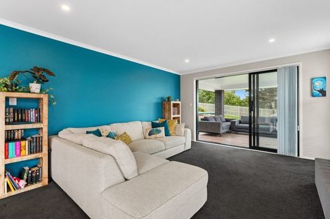 Photo of property in 19 Kawariki Road, Helensville, 0800