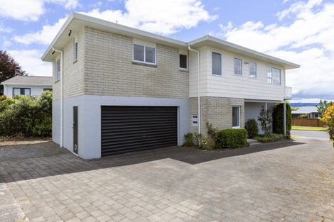 Photo of property in 63 Grace Crescent, Richmond Heights, Taupo, 3330