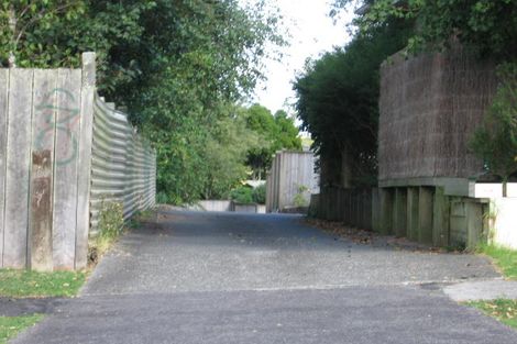 Photo of property in 2/8 Golf Road, New Lynn, Auckland, 0600