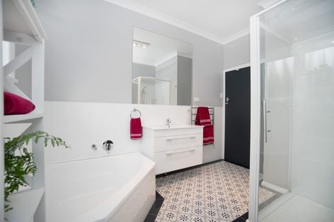 Photo of property in 111 Botanical Road, Takaro, Palmerston North, 4412