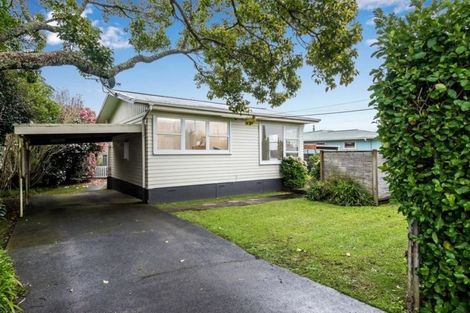 Photo of property in 1/80 Gloria Avenue, Te Atatu Peninsula, Auckland, 0610