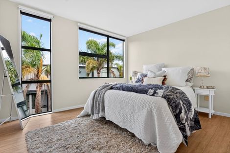 Photo of property in 5/1 Hillcrest Avenue, Hillcrest, Auckland, 0627