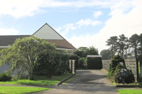 Photo of property in 1b Awanui Drive, Waikanae, 5036
