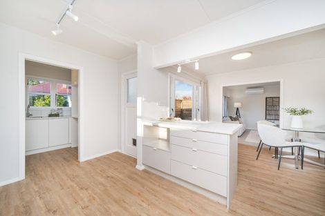 Photo of property in 18 Ashford Avenue, Hokowhitu, Palmerston North, 4410