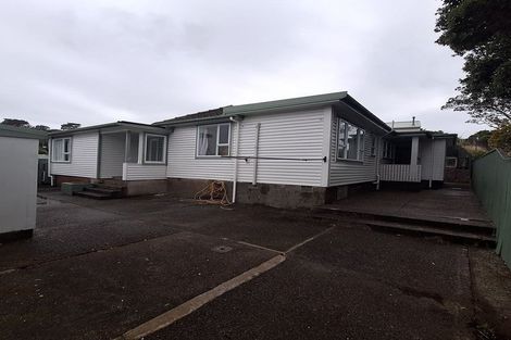 Photo of property in 18 Lyndfield Lane, Newlands, Wellington, 6037