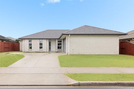 Photo of property in 25 Livingstone Drive, Papamoa Beach, Papamoa, 3118