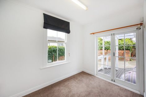 Photo of property in 294 Grey Street, Palmerston North, 4414