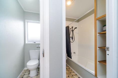 Photo of property in 35 Suzanne Grove, Kelvin Grove, Palmerston North, 4414