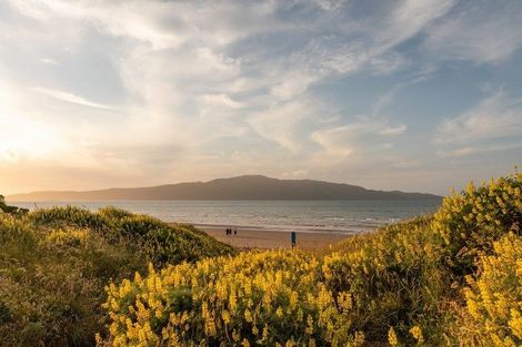 Photo of property in 1 Ngapotiki Street, Paraparaumu Beach, Paraparaumu, 5032
