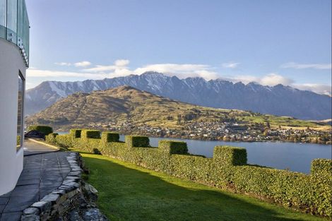 Photo of property in 10 Peregrine Place, Queenstown, 9300