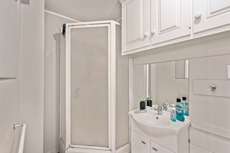 Photo of property in 7 Landsdale Place, Massey, Auckland, 0614