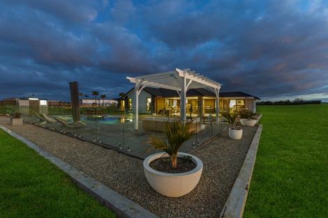 Photo of property in 1 Fernbird Grove, Kerikeri, 0294