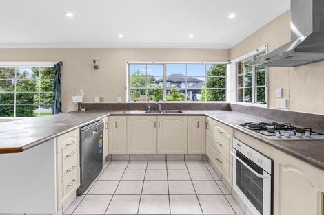 Photo of property in 16 Rosebank Avenue, Kelvin Grove, Palmerston North, 4414