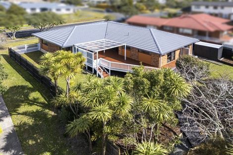 Photo of property in 14 Rhinevale Close, Henderson, Auckland, 0612