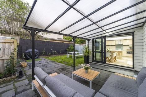 Photo of property in 5 Dhaka Lane, Ranui, Auckland, 0612