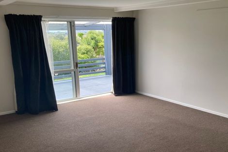Photo of property in 16 Doone Place, Massey, Auckland, 0614