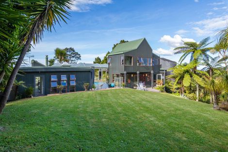 Photo of property in 70 Scenic Drive, Titirangi, Auckland, 0604